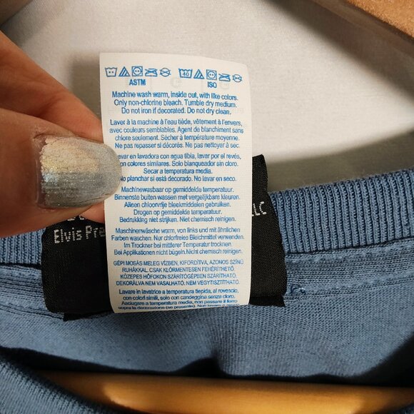 Graceland Women's L Elvis Presley "The Home of Elvis Presley" T-Shirt NWOT - Picture 7 of 9